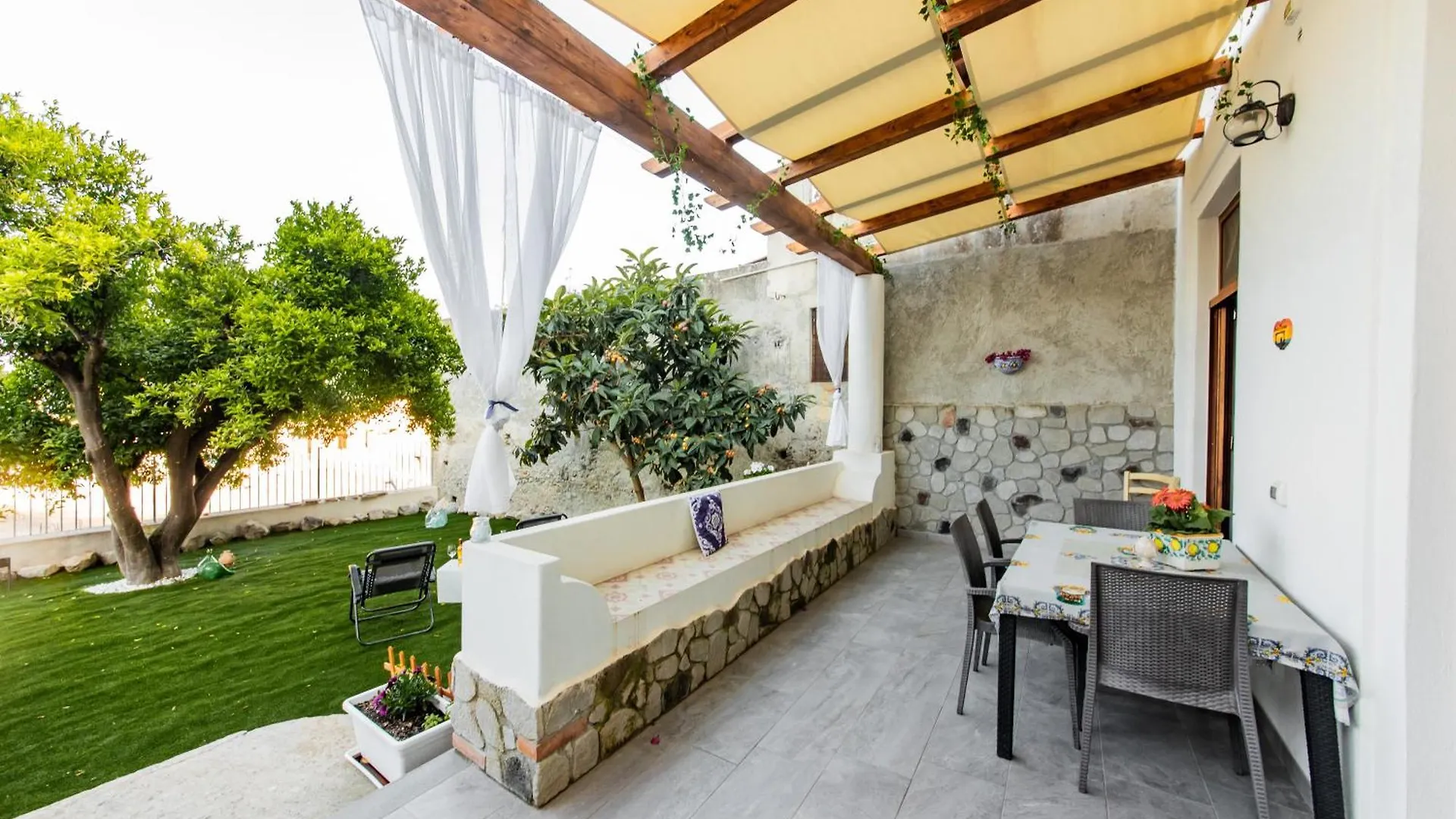 Ad Sidera Apartment Canneto  Italy